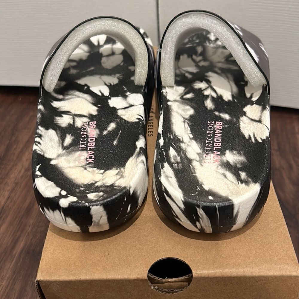 Brand Black LA/Electric & Rose Black & White Sandals, Size 7.5 - Picture 3 of 10